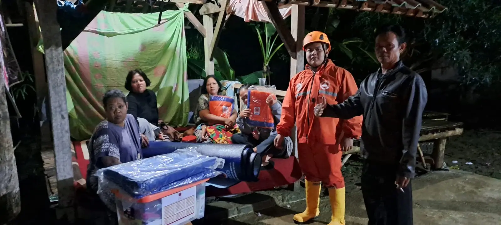 Tanggul Sungai Cinangka Jebol, Rendam Rumah Warga Purwakarta